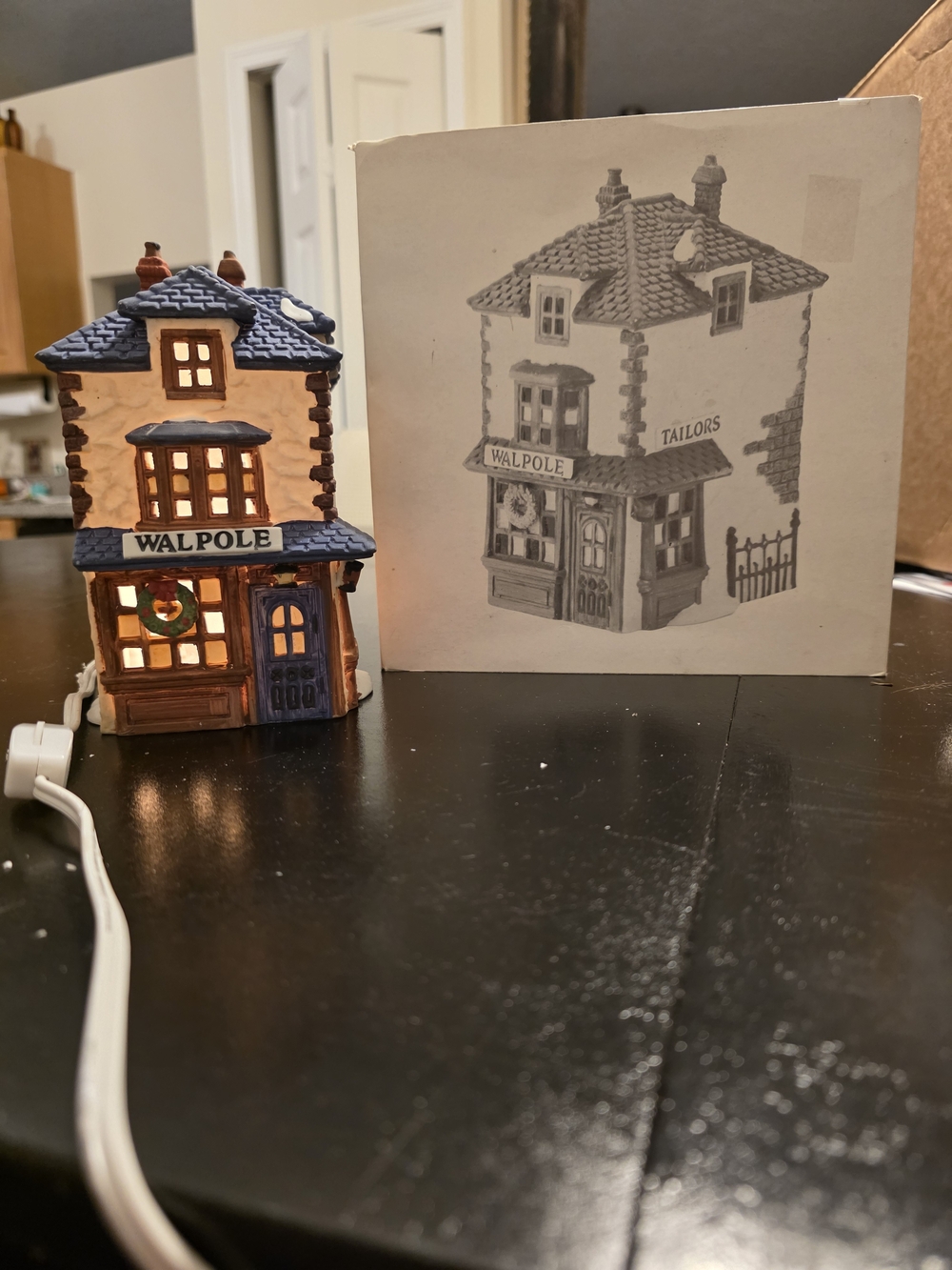 Department 56 Dickens' Village Walpole Tailors Lighted Porcelain House 7.5" Box